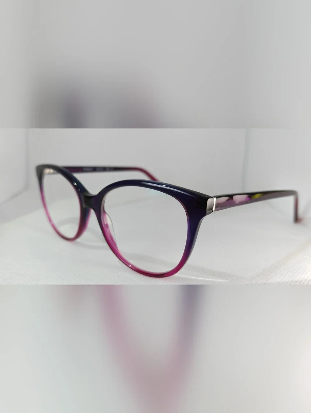 Pursuit. Oval Women's Acetate.